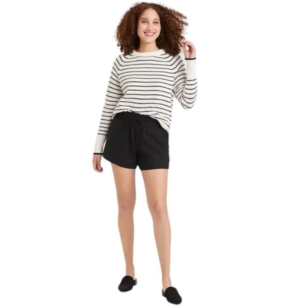 A New Day Size Small Black High-Rise Pull-On Shorts.